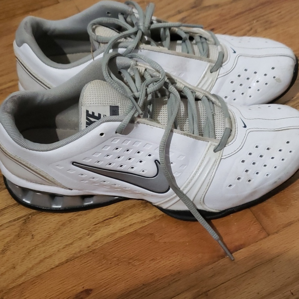 Nike Reax Rockstar Women's Cross-Trainers